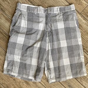 OP Mens size 36 Ocean Pacific White with Black Plaid Shorts Excellent Condition